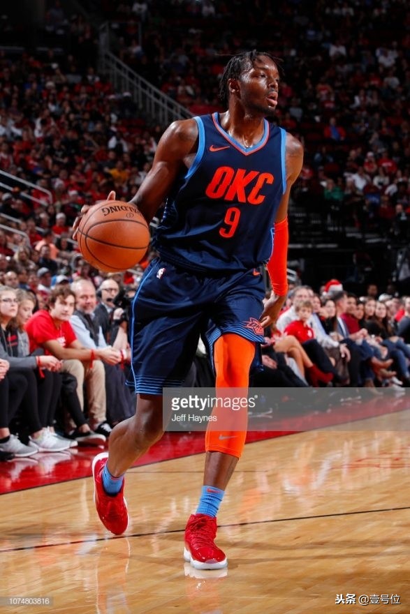 圣诞大战球鞋上脚,2010圣诞大战科比上脚球鞋