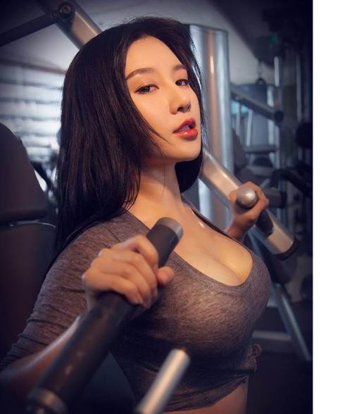 最美足球宝贝杨幂,足球女神樊玲视频