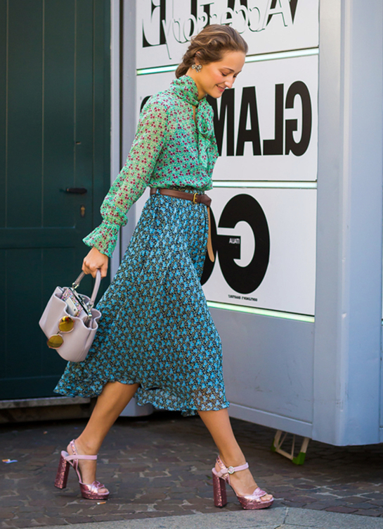 潮流又可爱的鞋子,有光泽感的鞋子很可爱