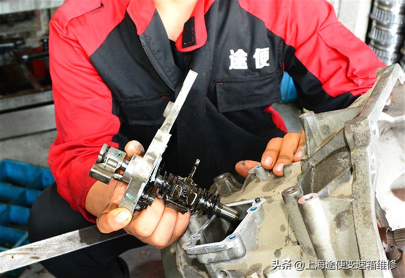 比亚迪f0挂挡不顺畅维修多少钱,比亚迪f0半自动变速箱挂不上挡