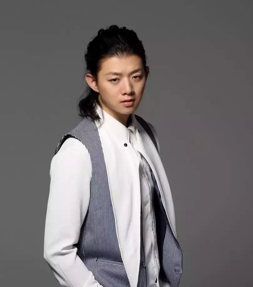 陈露发长文控诉霍尊事件,陈露回应霍尊退圈