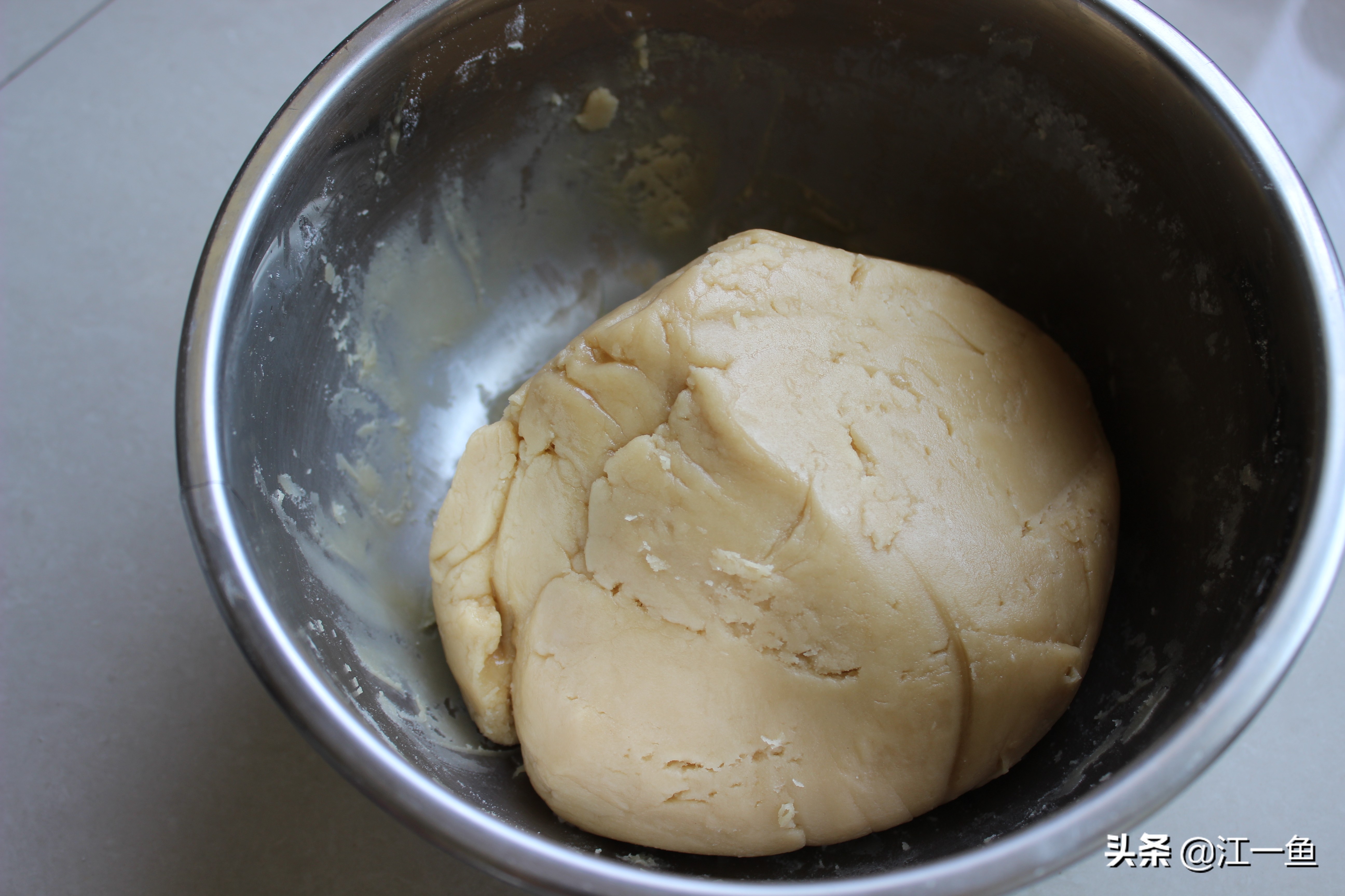 传统香酥脆皮五仁月饼的制作,正宗广式五仁月饼馅料配方和制作