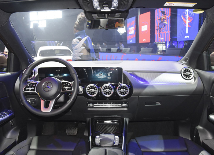 奔驰glasuv落地多少钱,奔驰gla200值得买吗