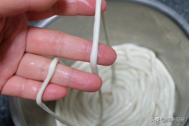 面食的各种家常做法拉条子,番茄鸡蛋炒拉条子正宗做法