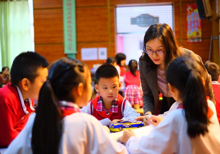 老师讲课语速快孩子反应不过来,老师讲课时孩子指责他不会讲课