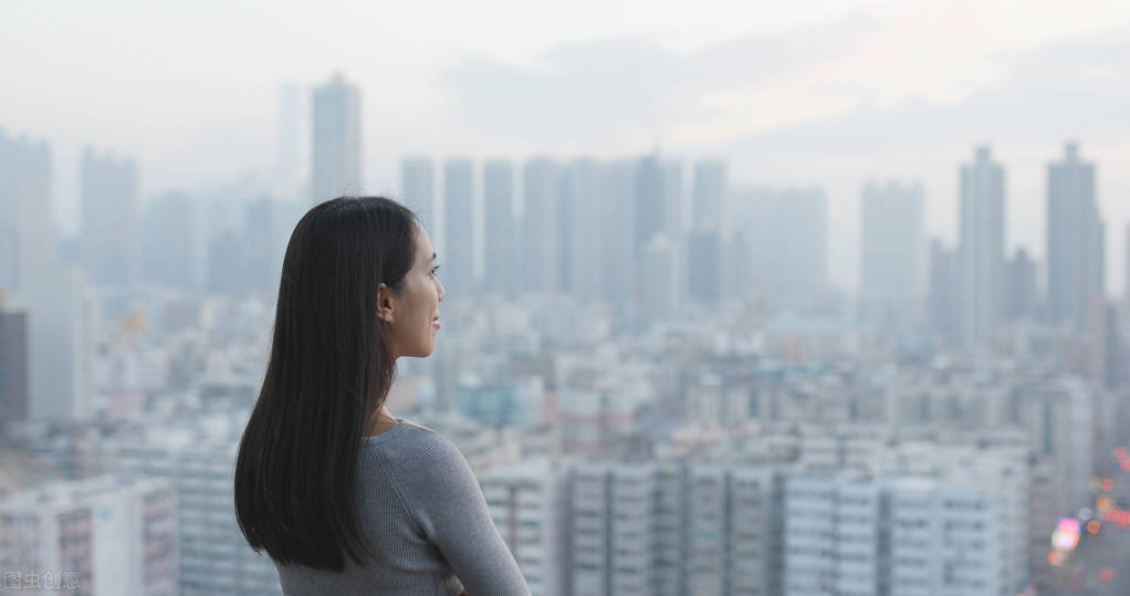 宁愿“法拉利车上哭,也不愿意自行车上笑”,18岁女孩的价值观