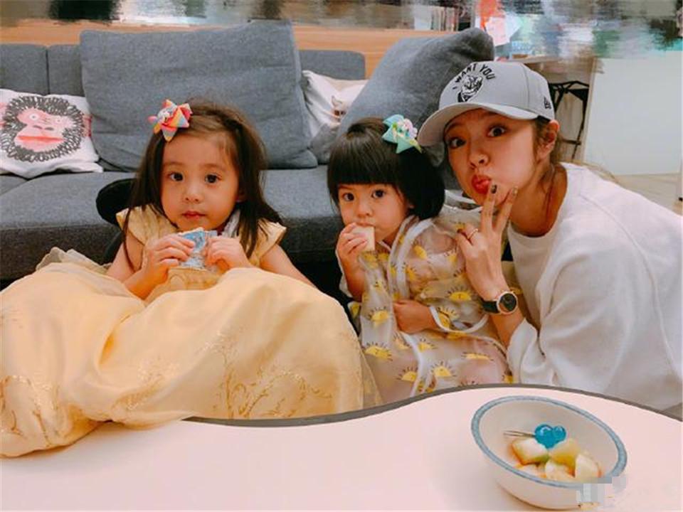 14岁姐姐哄弟弟睡着,14岁姐姐哄二胎弟弟睡觉