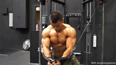 撸铁教程初级练胸,纯新手小白如何练胸