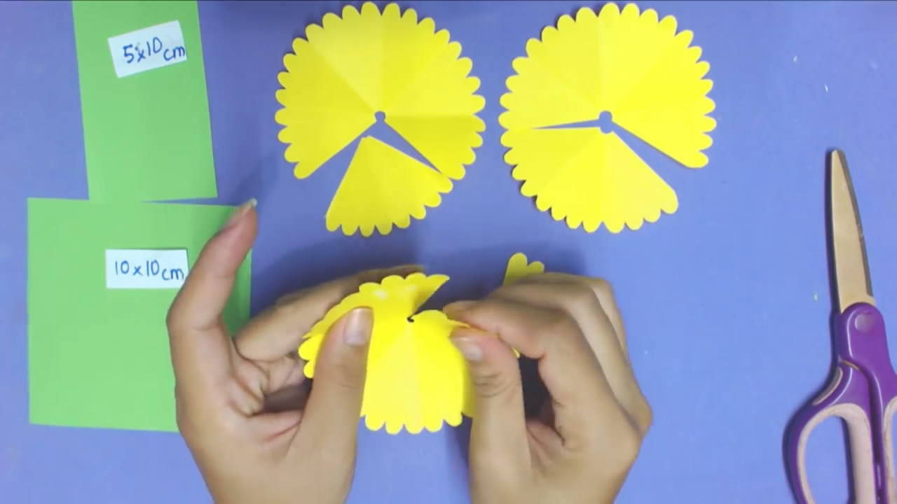 送给妈妈的用剪纸做的花朵手工,剪纸花朵制作教程步骤图解