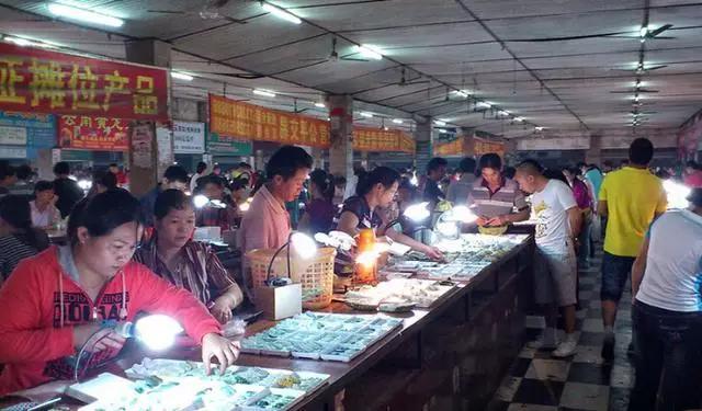 翡翠卖毛货有什么猫腻,翡翠毛货抛光猫腻