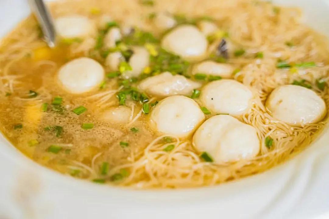 “海上小丽江”!这小城承包了海岛最美春色