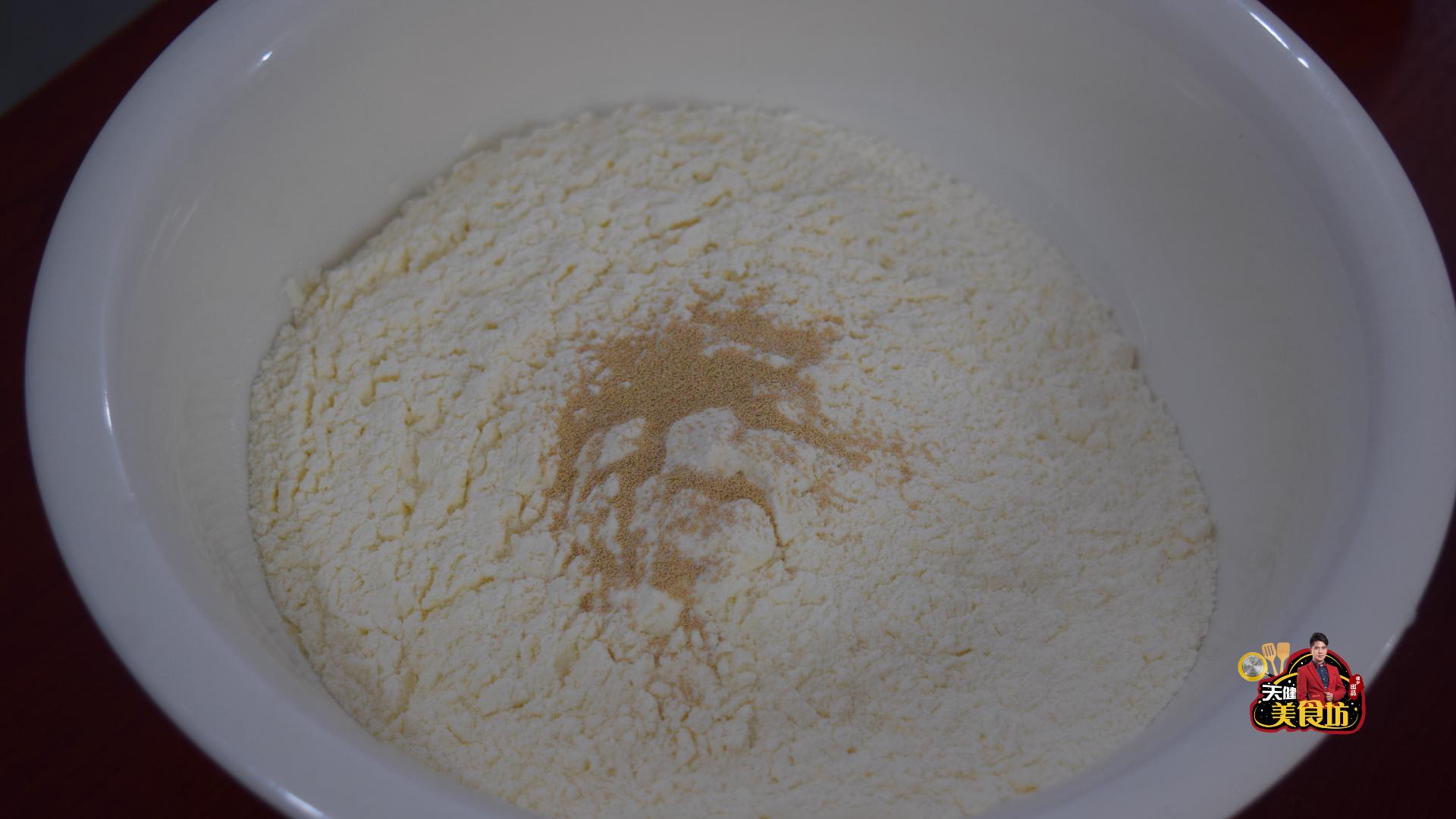 想吃披萨不用去外面买了,做披萨学会这个配方就够了不用烤