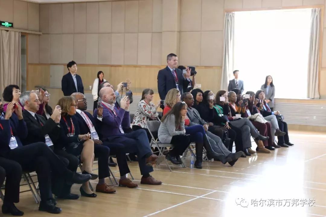 哈市这群孩子被美国校长团赞不绝口！哪所学校的学生这么牛？