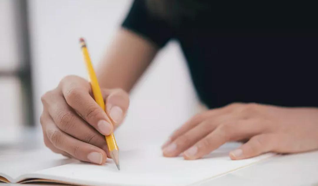 我的室友被骗进了传销，妄想发大财，还想把我也拉下水