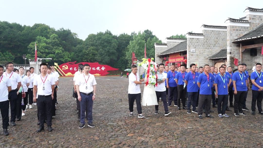 蓝天驾校召开庆祝中国*产党共**成立100周年暨“七一”总结表彰大会