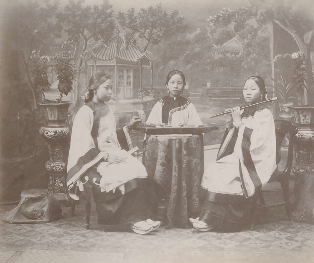 清朝精美绣花鞋,清朝宫廷照片小脚