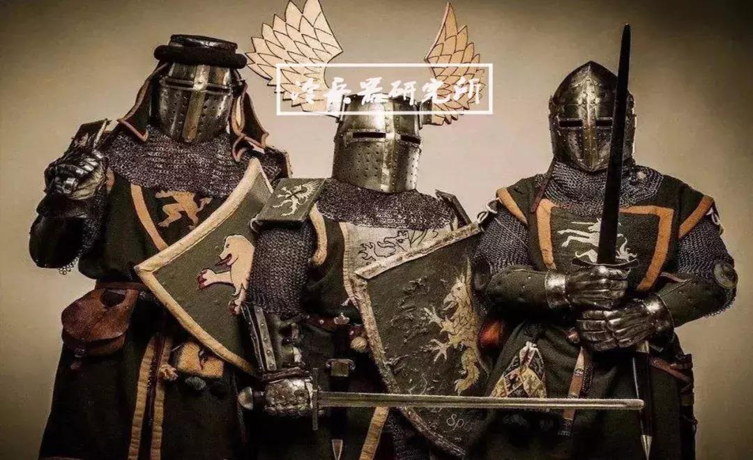 4mm厚度就能挡住3400焦耳的*弹子**！你知道欧洲板甲有多刀枪不入吗