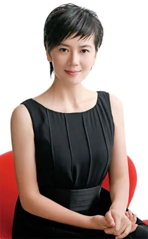 她本是央视第一美女，保送上浙大，却因遇人不淑锒铛入狱