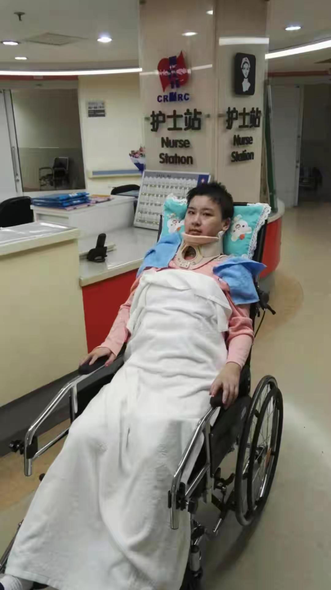 29岁美女：海归硕士，高位截瘫却打3份工，月薪1万，央视表扬