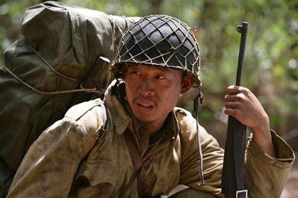 部队连长任几年,军队的连长转业是什么级别