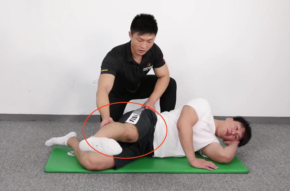 躺在床上矫正小腿外翻,小腿外翻如何矫正和站立