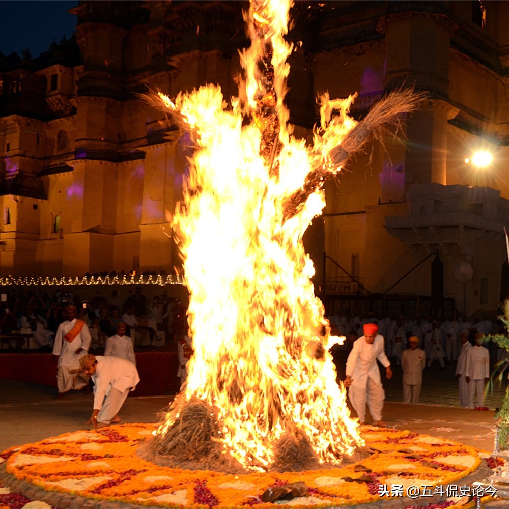 印度的胡里节是怎么过的,印度胡里节简介
