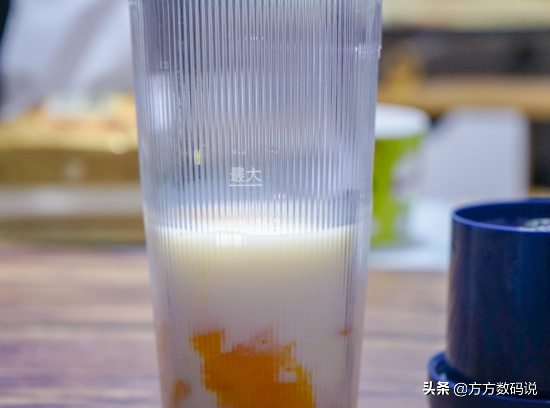 摩飞榨汁杯果汁推荐,摩飞便携榨汁桶明星