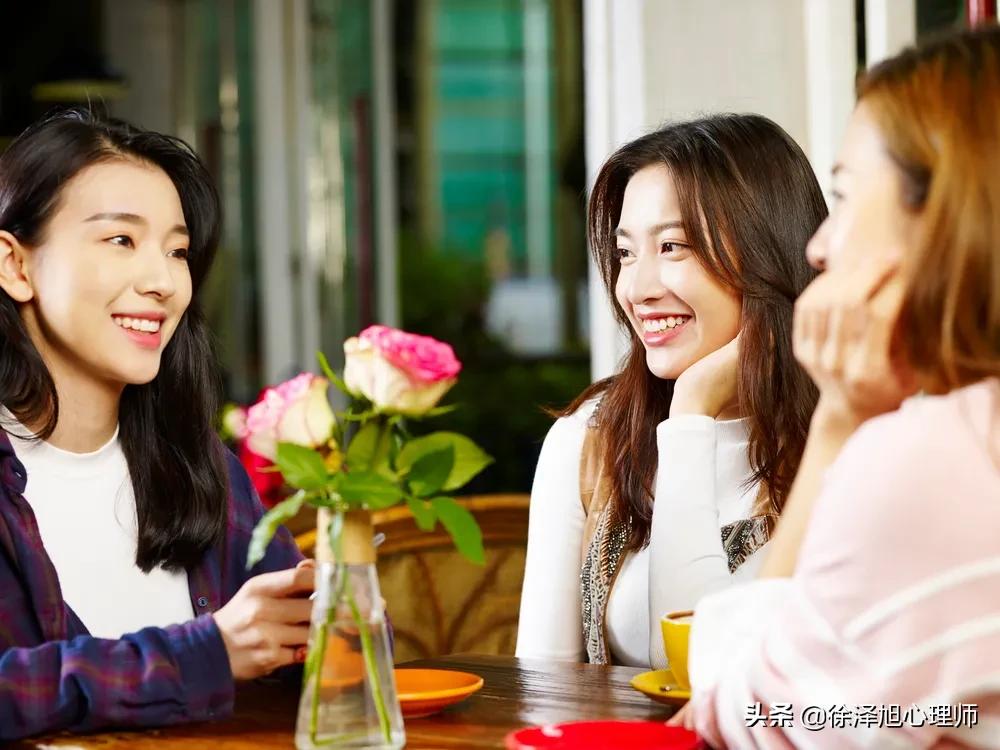 总是忍不住说别人坏话怎么办,出现幻听总感觉别人在说自己坏话