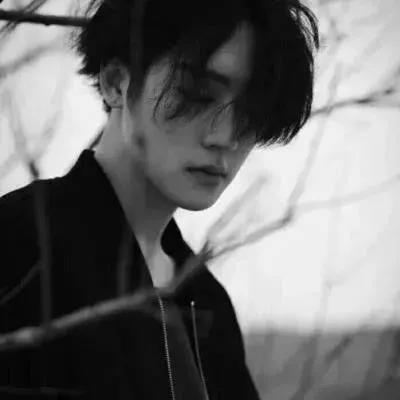 超丧成熟稳重的头像男,丧到极致的男生头像真人