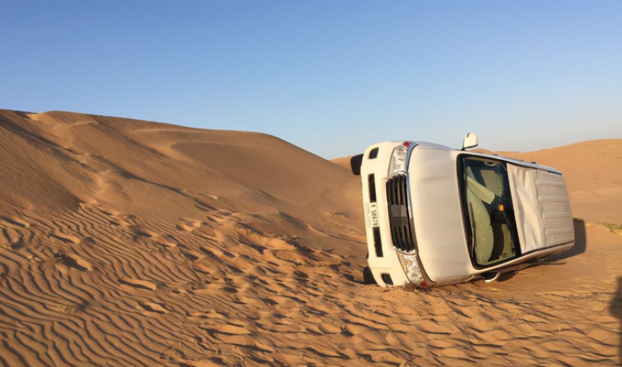 沙漠公路开车的注意事项,新手司机自驾游注意事项