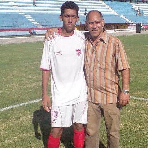 菲尔米诺11年进球,菲尔米诺射门时候不看球