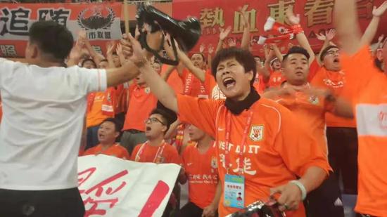 董大姐的一生视频,中国女足董大姐