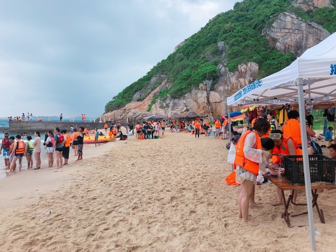 海南冲浪旅游攻略,海南万宁日月湾冲浪攻略