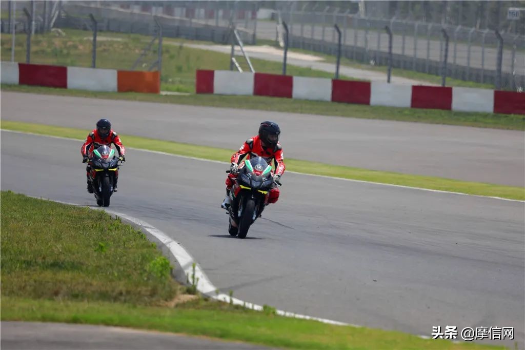 gpr250r赛道版值得购买吗,gpr250r运动版价格