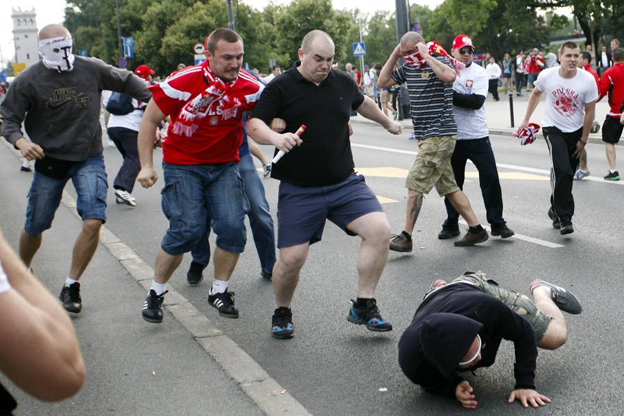 回顾欧洲足坛今年暴力事件,回顾欧洲足坛近年暴力事件