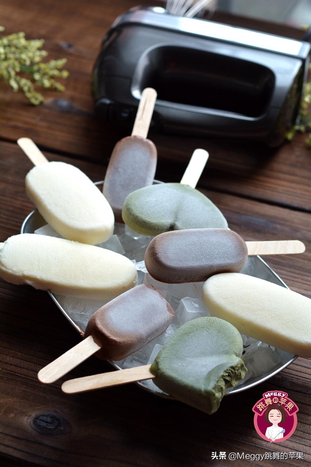 用简单的材料做雪糕,自制雪糕不用冰激凌粉奶香浓郁