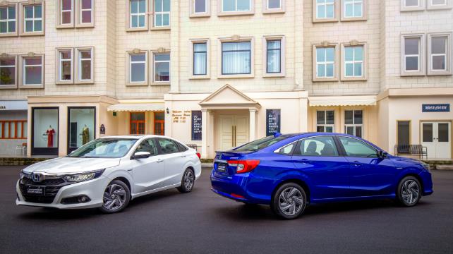 混动凌派开起来咋样？德系车车主试完后，表示很羡慕？