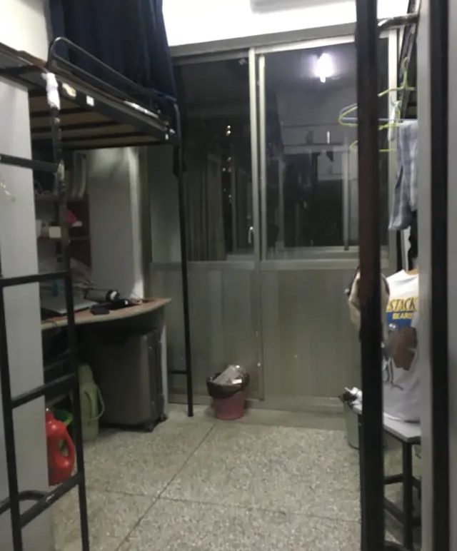 心态有点“崩”！大一才开学，宿舍环境“很差”，怎么办？