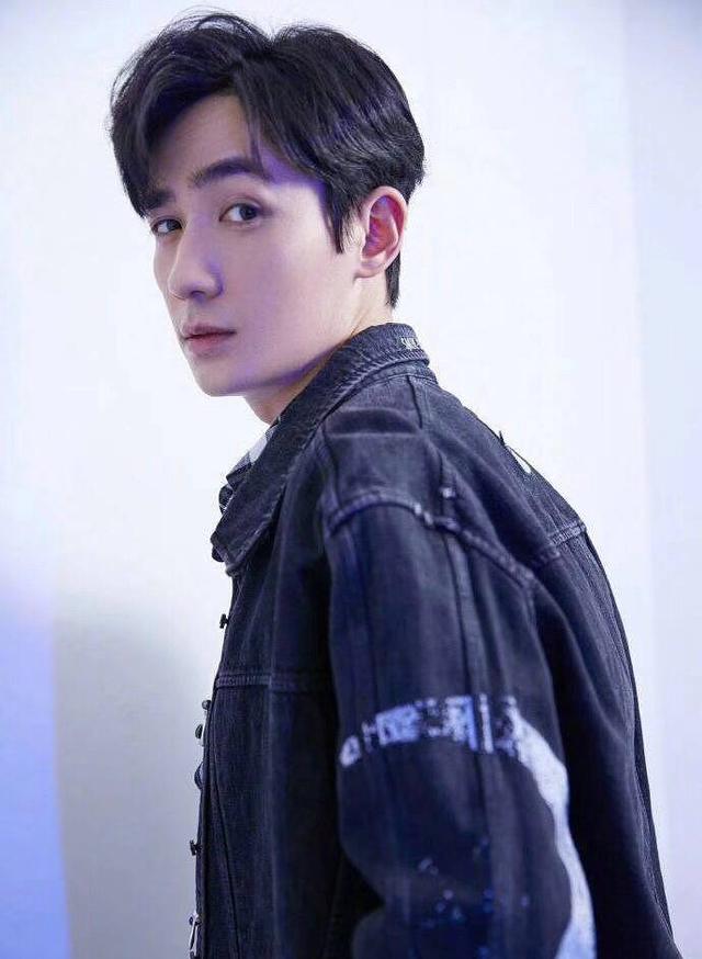 娱乐新看点—邓伦、潘粤明、朱一龙最新动态