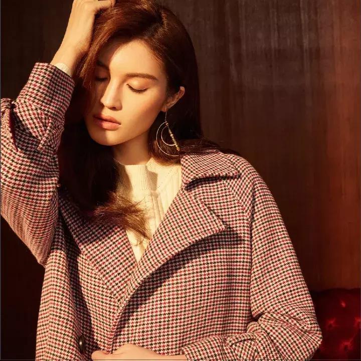 女人圆脸发型和方脸哪个更抗老,适合圆脸方脸女生的发型短发