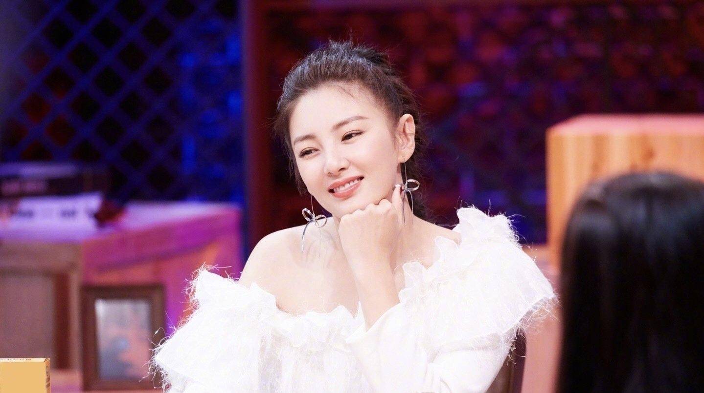 张艺谋人生履历,巩俐章子怡倪妮周冬雨历任谋女郎