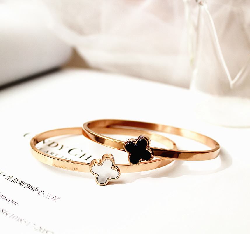 不同颜色的潘多拉有什么区别,经典潘多拉和顶级潘多拉区别