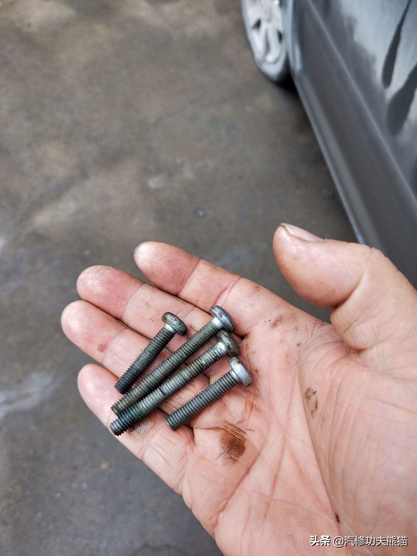 10年斯柯达昊锐1.8t烧机油怎么整,斯柯达昊锐烧机油500公里烧一升