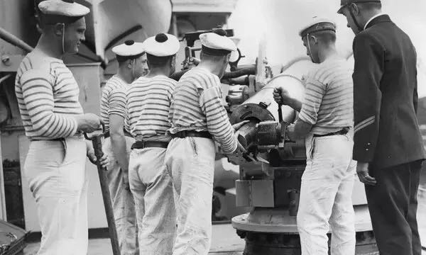 条纹衣柜,条纹设计穿出高级感