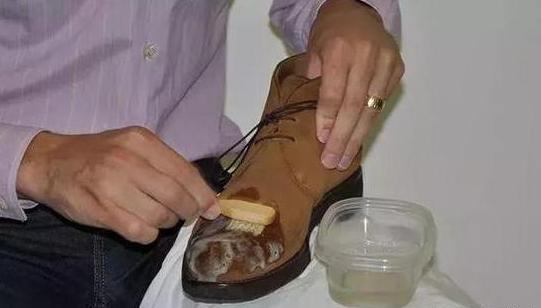 不同材质保养鞋子技巧,不同皮质鞋子的保养方法