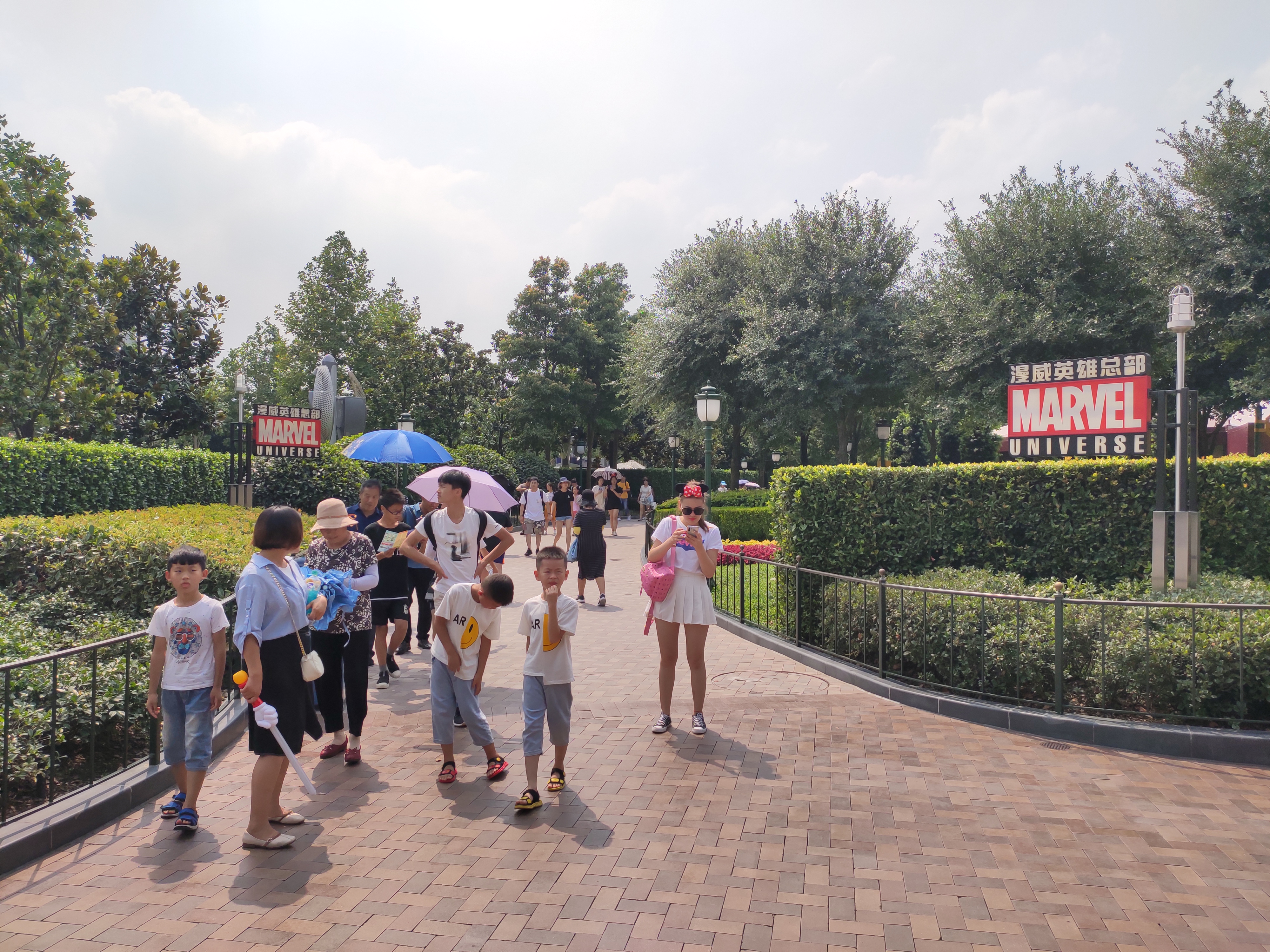 上海迪士尼一大一小旅游攻略,上海迪士尼吃住攻略讲解