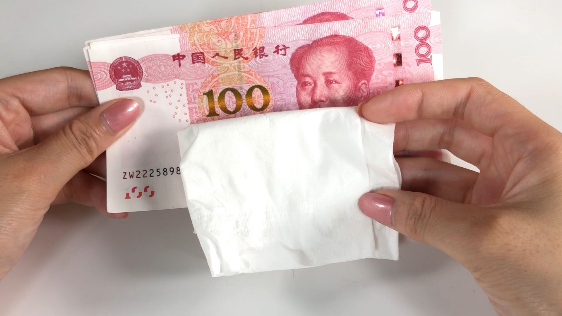 银行柜员遇到假钞正确处理方式,银行员工收到假钞