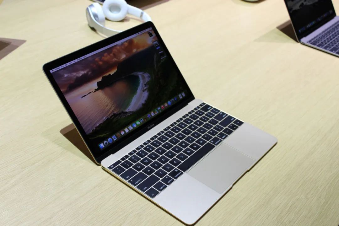 美国男子感染新冠死亡,美国男子感染新冠肺炎死亡