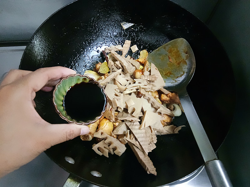 笋干焖腊鸡腿,笋干焖鸡图片