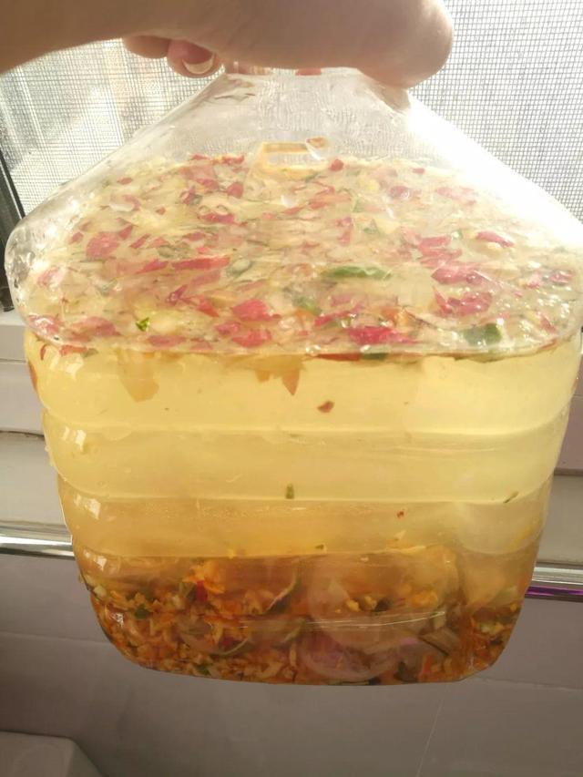 沤肥的最简单方法,豆渣做肥料教你不臭沤肥法